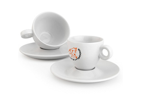 Tassen mit Untertassen